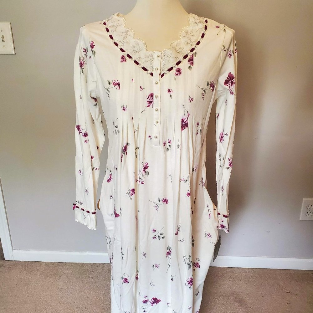 NWT! Aria Long-sleeve Night Gown - Size S